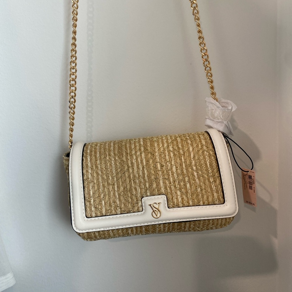 BRAND NEW! VICTORIAS SECRET BAG